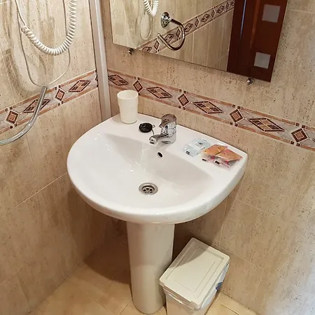 Fan Flat Rosaleda Malaga